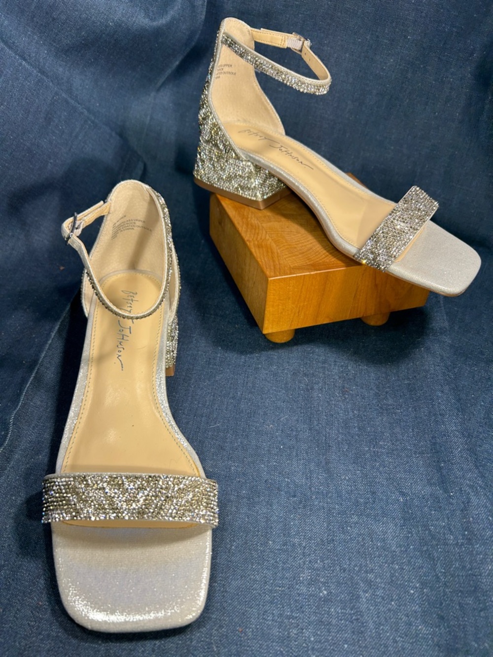 NWOT Betsey Johnson bedazzled solid heel shoes